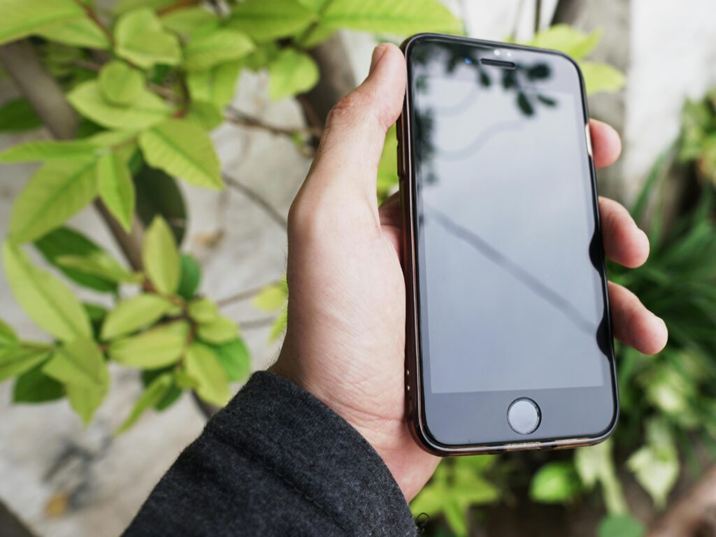 Best iPhone 8 Cardholder Cases