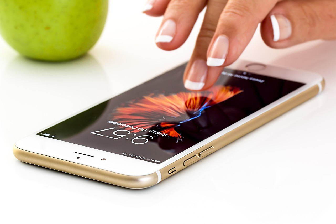 smartphone-1894723_1280 (1) Apple iPhone 16 Pro